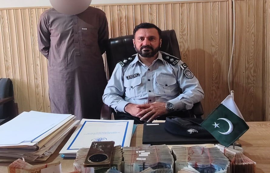 ایف آئی اے کا حوالہ ہنڈی کے غیر قانونی کاروبار کے خلاف کریک ڈاؤن، پشاور میں چھاپہ