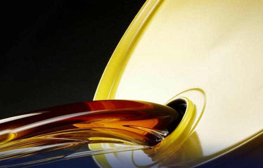 مشرق وسطیٰ کی کشیدگی نے عالمی منڈی ہلا دی، خام تیل کی قیمتیں آسمان کو چھونے لگیں