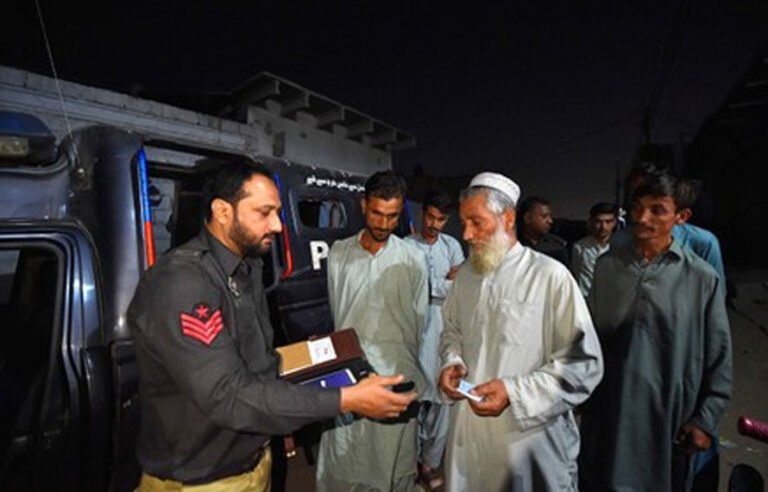 پشاور میں غیر قانونی افغان باشندوں کیخلاف آپریشن کی تیاریاں مکمل، فہرستیں تحقیقاتی اداروں کے حوالے
