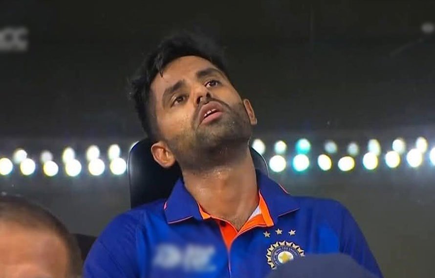 کیا قسمت پلٹے گی یا خواب ٹوٹ جائیں گے؟ اگلے دو میچز فیصلہ کن، بھارت کو سیمی فائنل کے لالے پڑ گئے