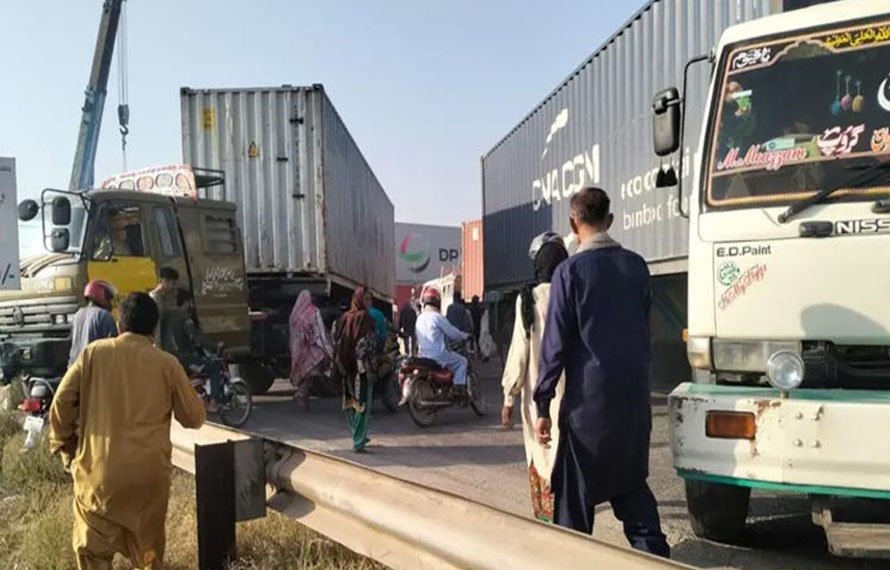 تحریک انصاف کا دھرنا، پشاور ہائیکورٹ کا خیبر پختونخوا میں تمام بند راستے اور سڑکیں کھولنے کا حکم