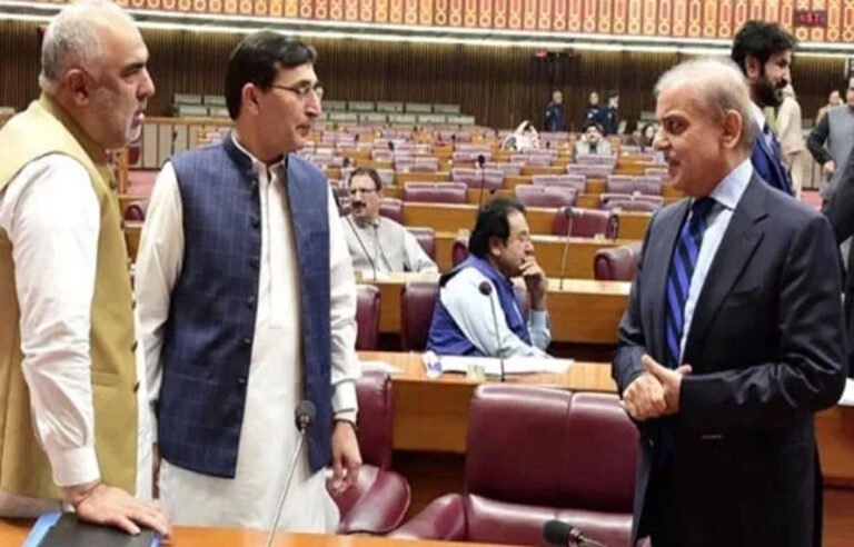 کونسی حکومت قانونی ہے اور کونسی غیر قانونی؟ وزیراعظم کی اپوزیشن کو پیشکش، آئیں 2018 سے تحقیقات کر لیتے ہیں