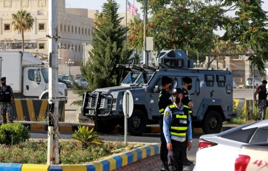 امریکہ نے شہریوں کو مشرق وسطیٰ کے 14 ممالک سے فوری طور پر نکلنے کی ہدایت جاری کر دی