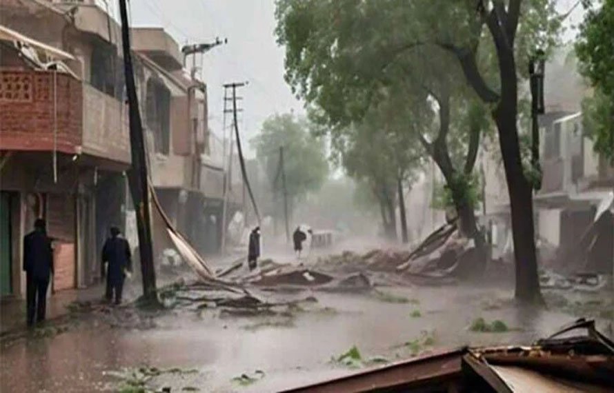 کہیں آہیں، کہیں ملبہ !بارشوں نے خیبر پختونخوا میں 18 افراد کی جان لے لی، 72 زخمی