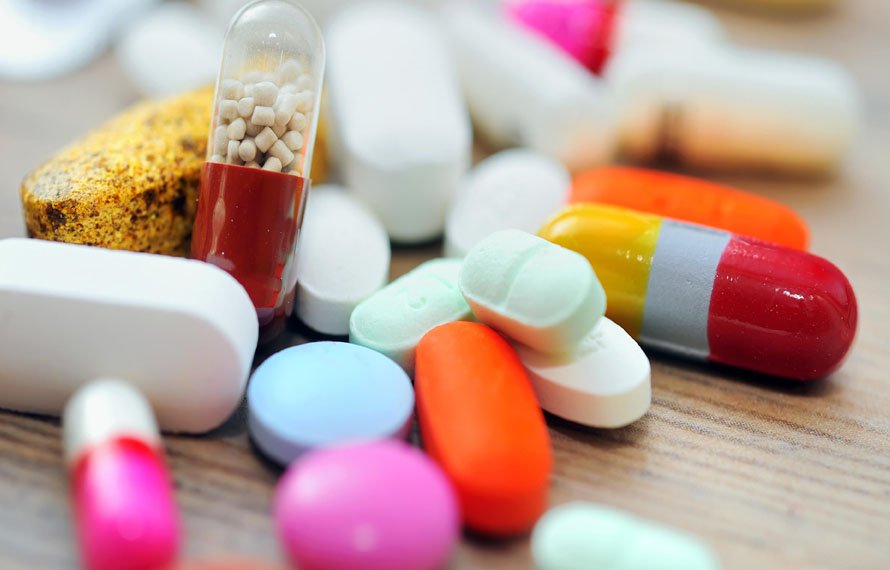 ایران جنگ کے اثرات پاکستان تک پہنچ گئے! ادویات، فارمولا دودھ اور ویکسینز کی قیمتیں بڑھنے لگیں