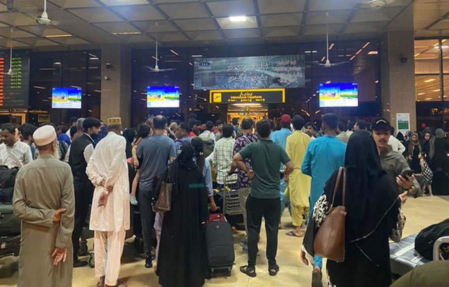 فضائی سفر بحران کا شکار،خطے میں کشیدگی کے باعث پاکستان سے 97 پروازیں منسوخ