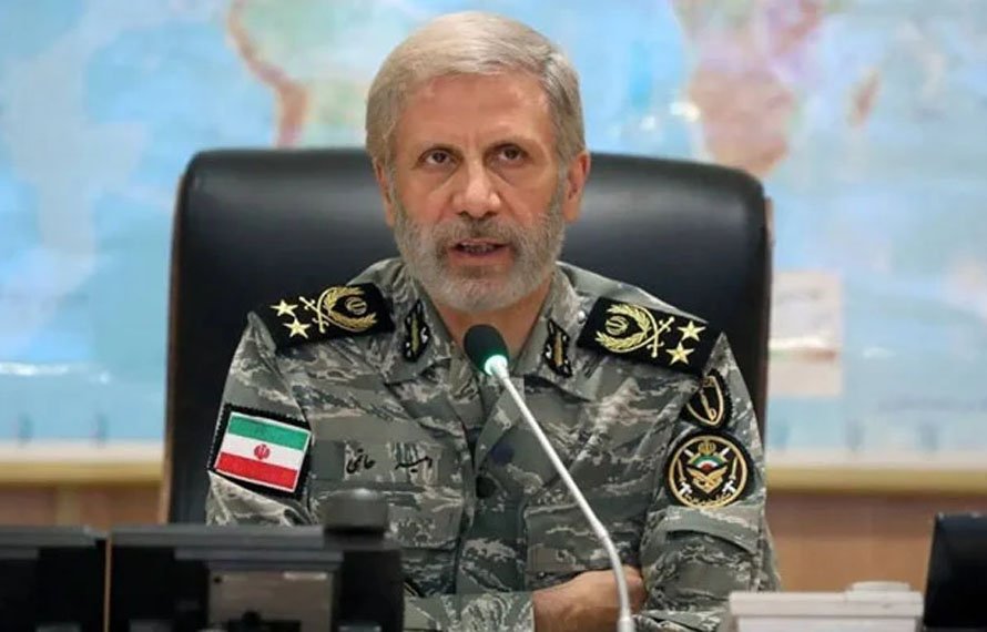 دفاع وطن سے پیچھے نہیں ہٹیں گے، غلامی کا خواب مٹی میں مل جائیگا، ایرانی آرمی چیف کا دوٹو ک اعلان