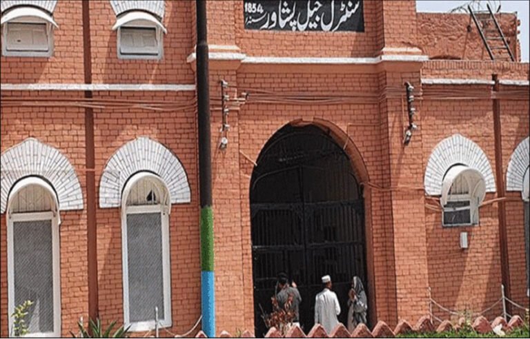 خیبر پختونخوا! معافیاں نہ ملنے پر سینکڑوں قیدی جیلوں میں پھنس گئے، عید قید کی سلاخوں کے پیچھے گزرنے کا خدشہ