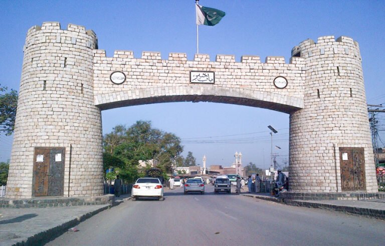 خیبر پختونخوا میں بلدیاتی حکومتیں تحلیل، اختیارات ضلعی انتظامیہ کو منتقل، سرکاری گاڑیاں واپس کرنے اور فنڈز کا آڈٹ شروع