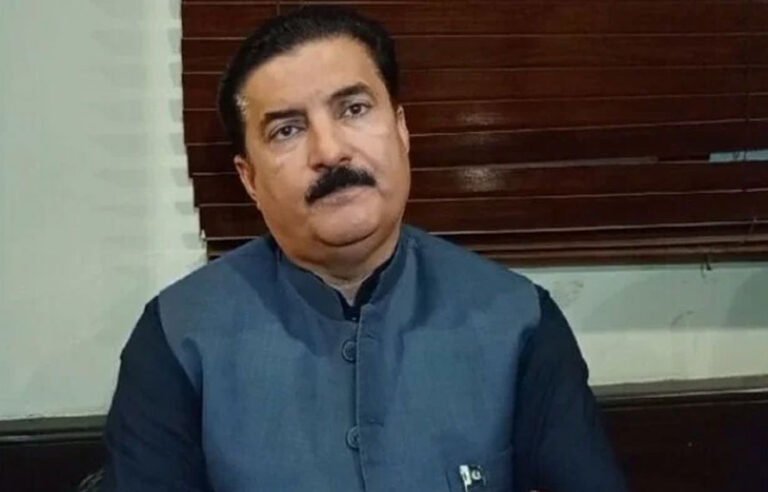 پی ٹی آئی کی طاقتور فورسز اور بانی کے بیٹے کی متنازع باتیں، گورنر خیبرپختونخوا نے تہلکہ خیز انکشاف کر دیا