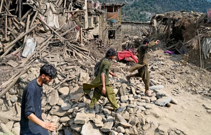 افغانستان ،کابل میں زلزلہ، ایک ہی خاندان کے 8 افراد ملبے تلے دم توڑ گئے