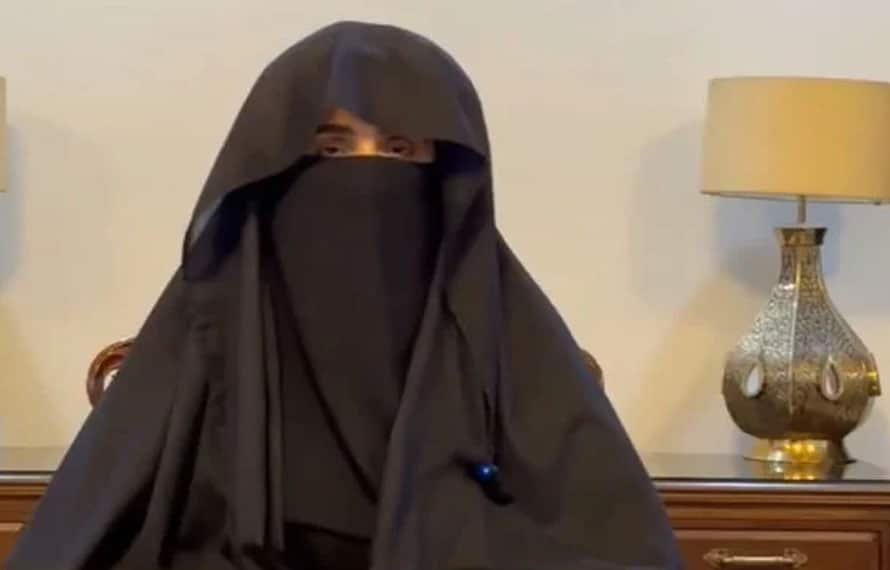 بشریٰ بی بی کی آنکھ کے معائنے کے لیے ڈاکٹرز اڈیالہ جیل پہنچ گئے