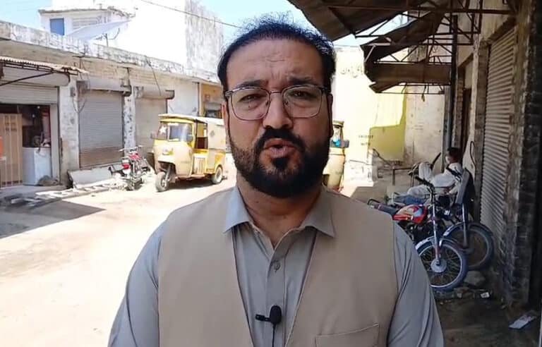 کیا مردان جلسے سے عمران خان رہا ہو جائینگے؟ عوام ترقیاتی کام چاہتے ہیں، جلسے نہیں، شہری نے صوبائی حکومت کو آڑے ہاتھوں لے لیا