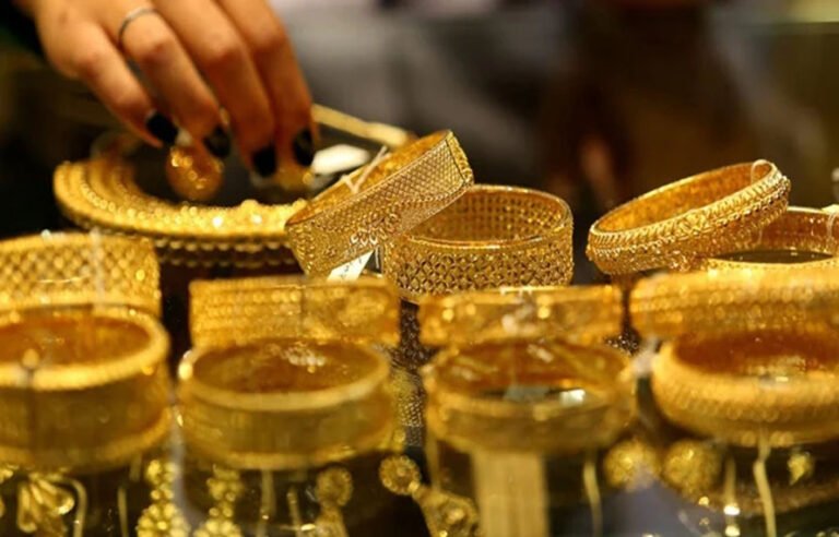 پاکستان میں سونے کی قیمت میں ایک بارپھر بڑا اضافہ ، فی تولہ کتنے کا ہوگیا ؟ جانئے