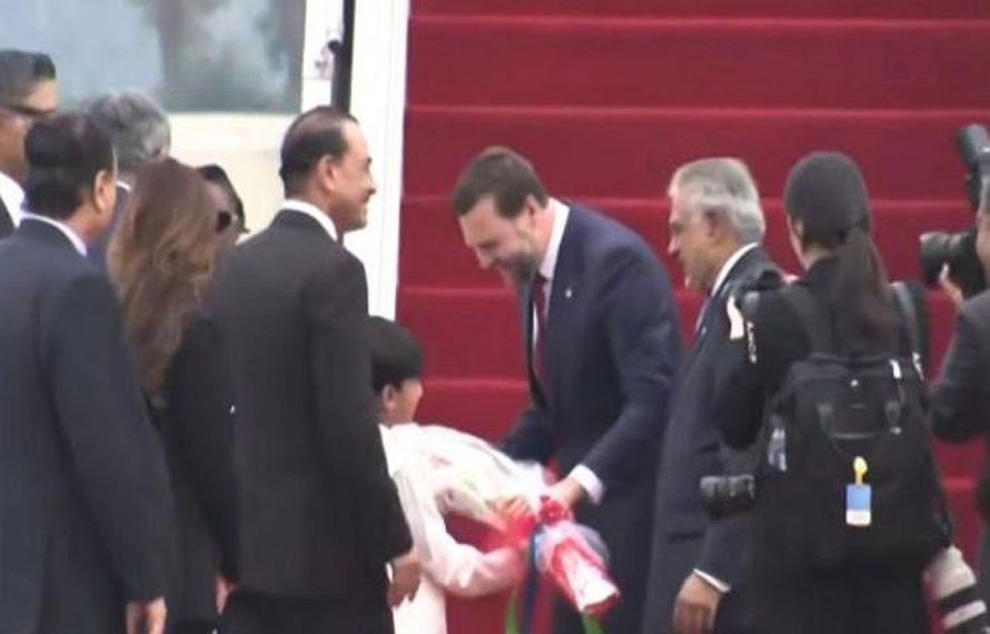 امریکی نائب صدر جی ڈی وینس کا طیارہ اسلام آباد ایئرپورٹ پر پہنچ گیا