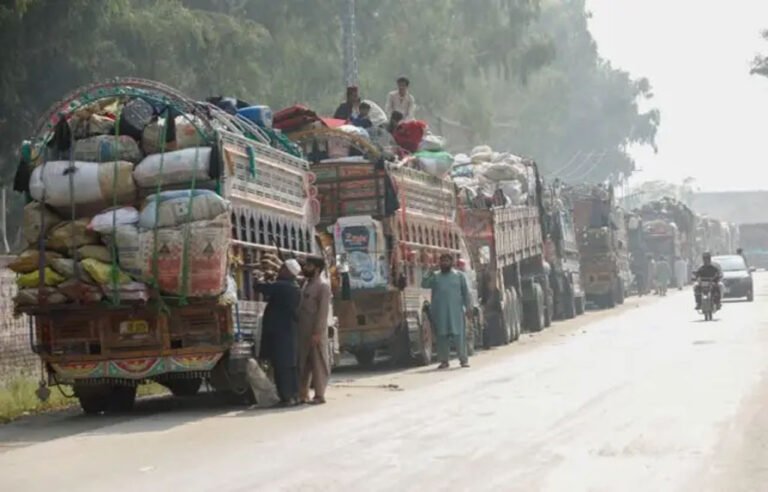 واپس جانیوالے افغان مہاجرین پاکستان سے یہ چیز ساتھ نہیں لے جا سکتے، پابندی عائد