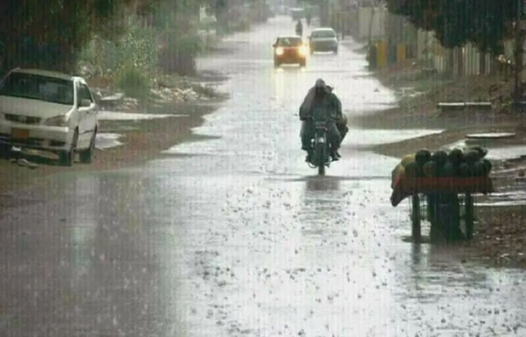 بادل پھر برسنے کو تیار! بارشوں کا نیا سلسلہ کب سے شروع ہوگا؟ محکمہ موسمیات نے پیشگوئی کر دی