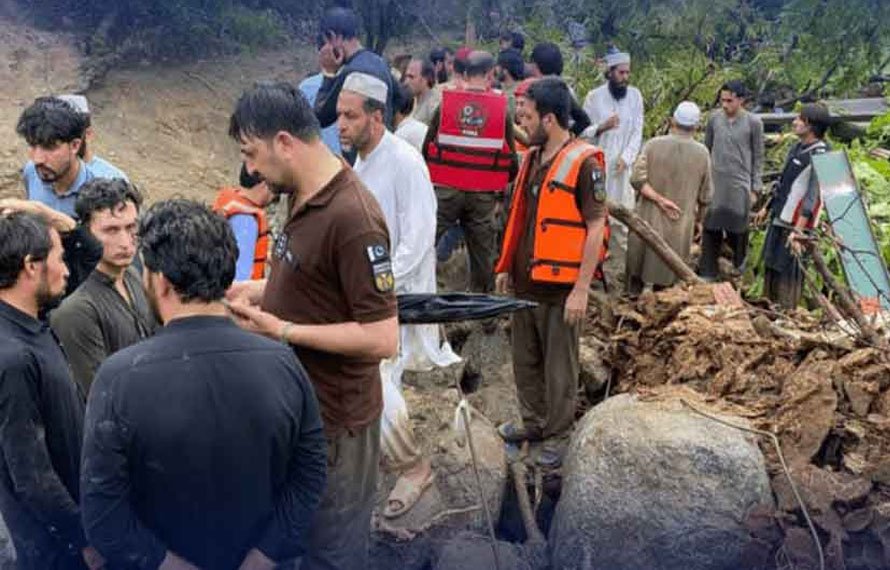 بارشوں نے خیبر پختونخوا میں 25 زندگیوں کے چراغ بجھا دیے، 77 زخمی اور 88 گھر تباہ