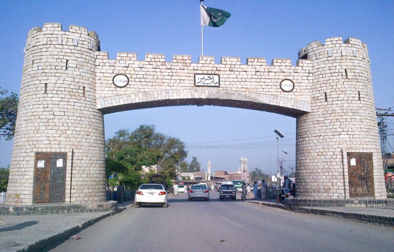 خیبر پختونخوا حکومت کی کفایت شعاری کا کڑا ایکشن! 60 فیصد سرکاری گاڑیاں بند، اے سی کی شکایات پر رپورٹ طلب