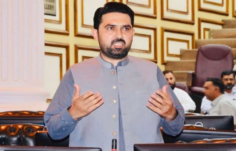 خیبر پختونخوا میں سبز انقلاب کا آغاز! 7 شہروں میں جدید پبلک ٹرانسپورٹ سے شہری زندگی بدلنے والی ہے