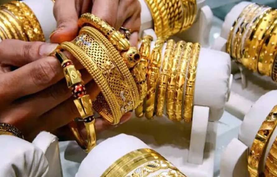 مقامی مارکیٹ میں سونے کی قیمت میں ناقابلِ یقین کمی، فی تولہ کتنے کا ہوگیا؟ جانیے