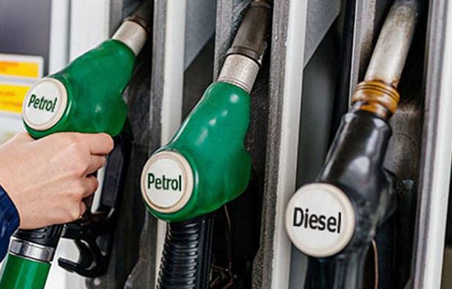 پیٹرول اور ڈیزل کی قیمتیں بڑھیں گی یا نہیں؟ اعلان کب ہوگا؟ گاڑی مالکان کیلئےاہم خبر آگئی