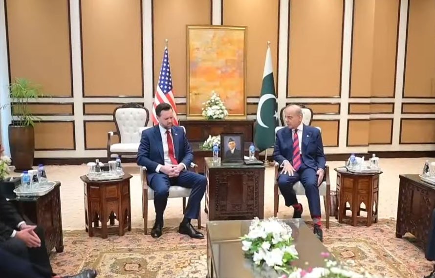 اسلام آباد میں بڑی سفارتی پیش رفت!وزیراعظم شہباز شریف کی امریکی نائب صدر سے ملاقات