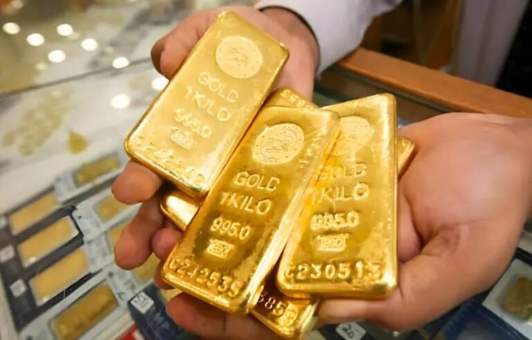 عالمی منڈی میں سونے کی قیمتوں میں اچانک کمی، پاکستان میں آج یہ کتنے میں دستیاب ہوگا؟جانئے