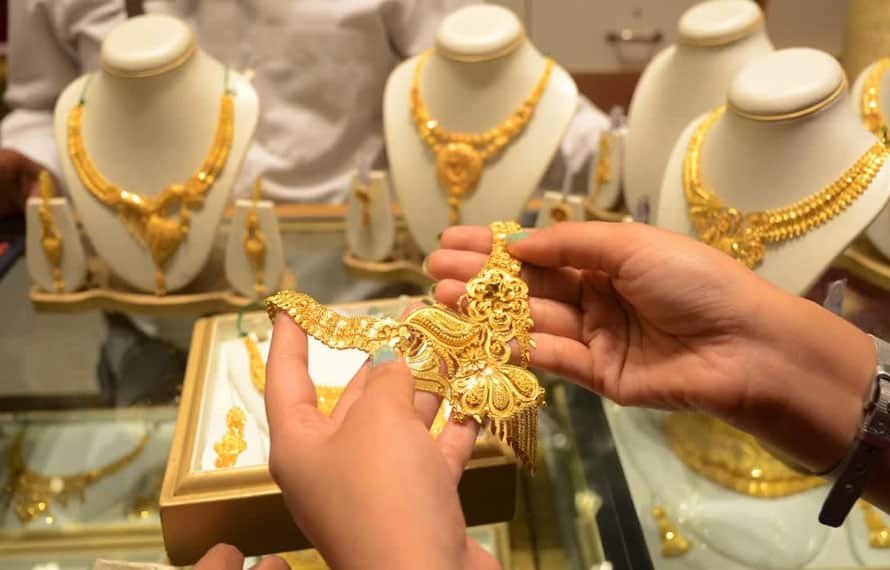 سونے کی مارکیٹ میں بڑا موڑ! ایک ماہ کی کم ترین سطح کے بعد قیمتوں کی بحالی نے عالمی منڈی میں نئی بحث چھیڑ دی