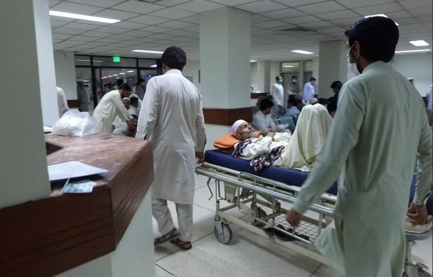 مریضوں کیلئے ریلیف یا نیا امتحان؟ خیبر پختونخوا میں ہسپتالوں کی آؤٹ سورسنگ کا فیصلہ