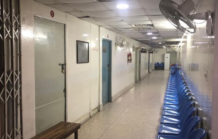 خیبر پختونخوا حکومت کی ناکامی! سرکاری ہسپتالوں میں فالج کا انجکشن غائب، قیمت آسمان سے باتیں کرنے لگی