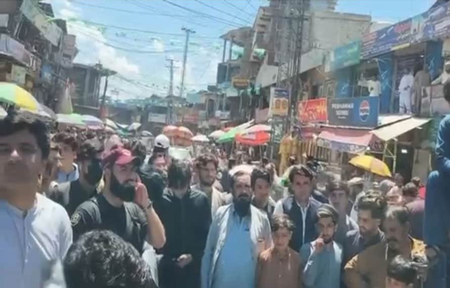 سوات کے سیلاب متاثرین کا صبر جواب دے گیا! 8 ماہ بعد بھی معاوضہ نہ ملا، حکومت کو آخری وارننگ