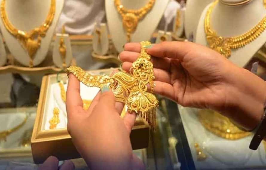 سونے کی قیمت میں ناقابلِ یقین کمی، فی تولہ کتنے کا ہوگیا ؟ جانئے