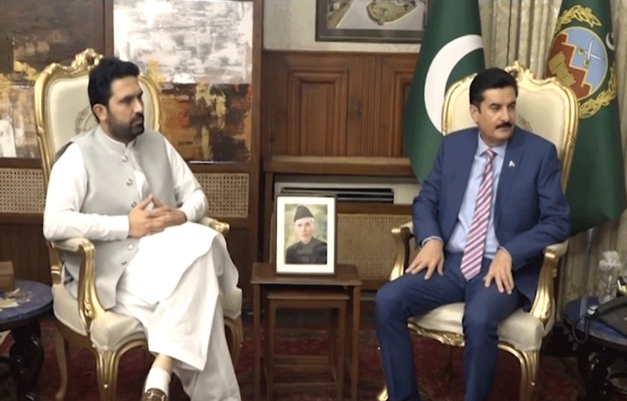 گورنر اور وزیراعلیٰ کی اہم ملاقات، خیبرپختونخوا کے مستقبل سے جڑے بڑے فیصلے زیر غور