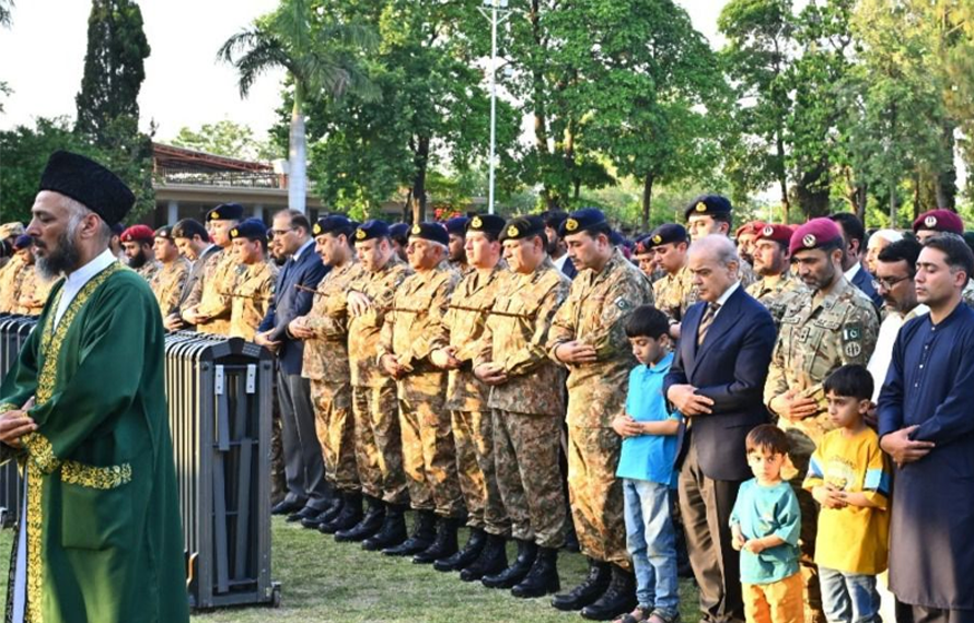 لیفٹیننٹ کرنل خالد حسین شہید کی نماز جنازہ چکلالہ گیریژن میں ادا، وزیراعظم اور فیلڈ مارشل کی شرکت