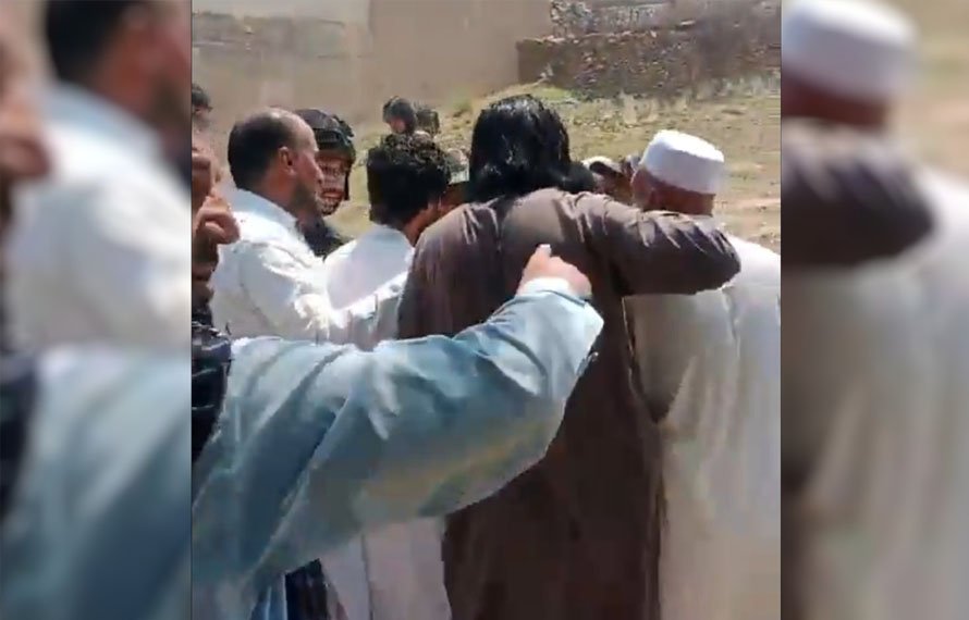 ضلع مہمند میں پی ٹی ایم کارکنان اور کچھ مقامی افراد کی جانب سے خوارجی سہولت کار کی گرفتاری میں رکاوٹ ڈالنے کی کوشش