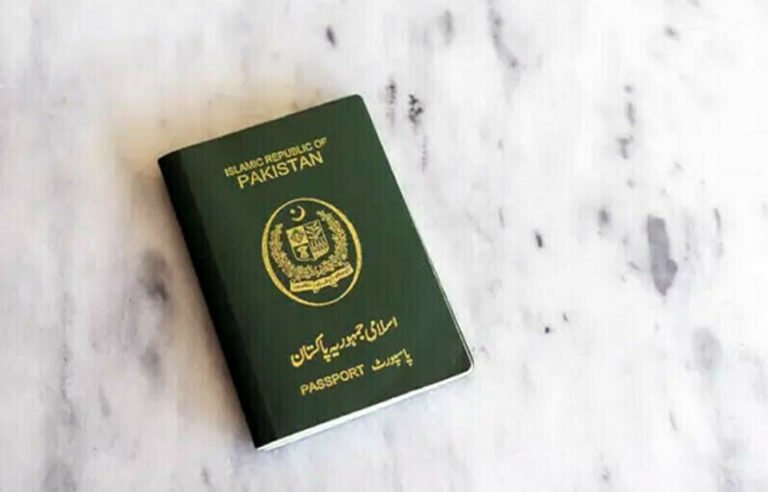 افغان شہریوں کو پاکستانی پاسپورٹ کیسے ملتے رہے؟ ناقابلِ یقین اسکینڈل سامنے آگیا