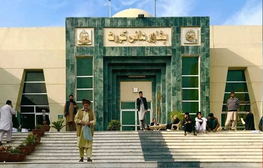 خیبر پختونخوا،4 کروڑ عوام مشکلات میںمگر کوئی پوچھنے والا نہیں، چیف جسٹس ہائیکورٹ افسران پر برہم