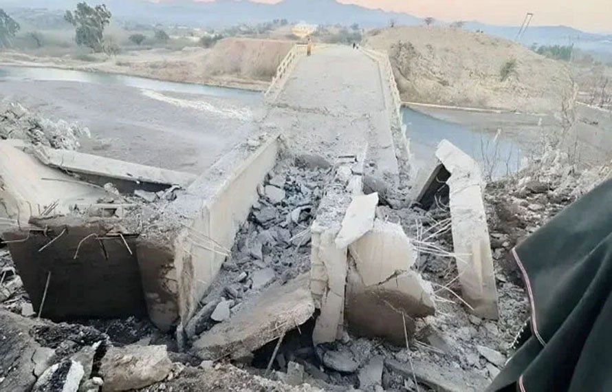 بنوں میں تخریب کاری کی بڑی واردات، ریڑہ پل کو بارودی مواد سے اڑا دیا گیا