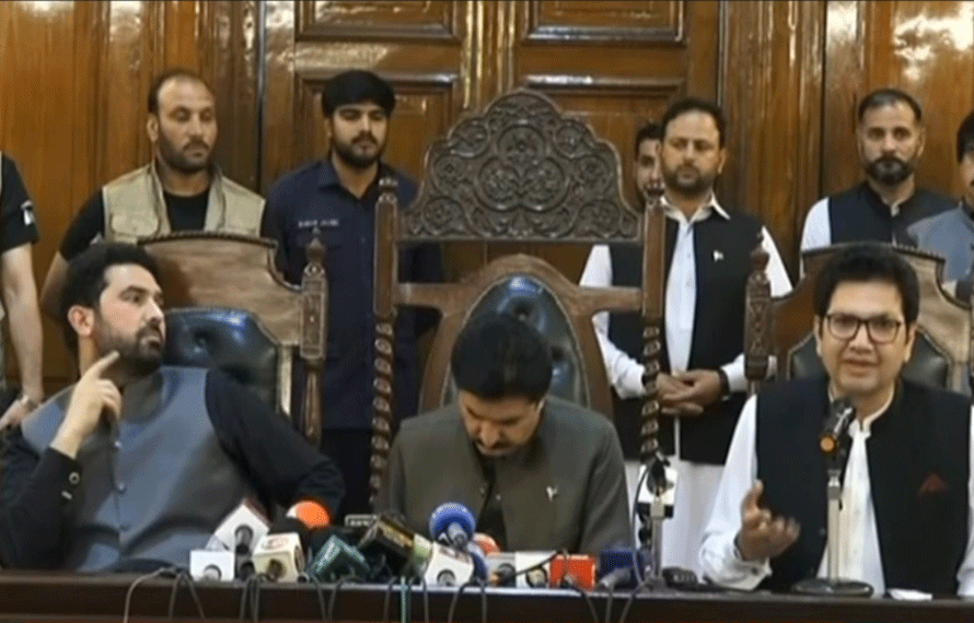وزیراعظم نے کے پی کے مسائل پر شہباز اسپیڈ نہیں دکھائی ، فیصل کریم کنڈی