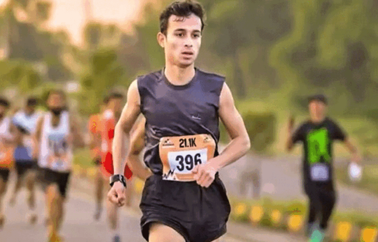 انسان ہے یا مشین؟پشاور سے اسکردو 800 کلومیٹر نان اسٹاپ دوڑ، مسعود خان نے عالمی ریکارڈ قائم کر دیا