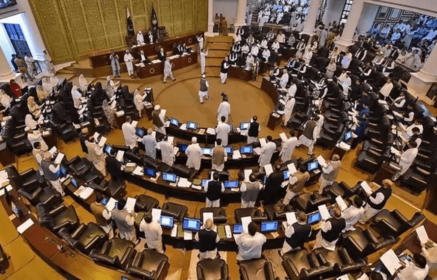 پی ٹی آئی اراکین سیکرٹری معدنیات کے خلاف میدان میں آ گئے، ہٹانے کا مطالبہ کر دیا