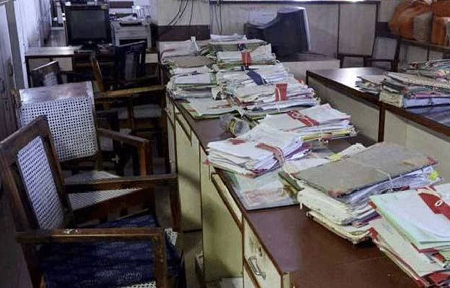 خیبر پختونخوا میں سرکاری ملازمین میدان میں آ گئے، آج مکمل ہڑتال اور تالا بندی کا اعلان