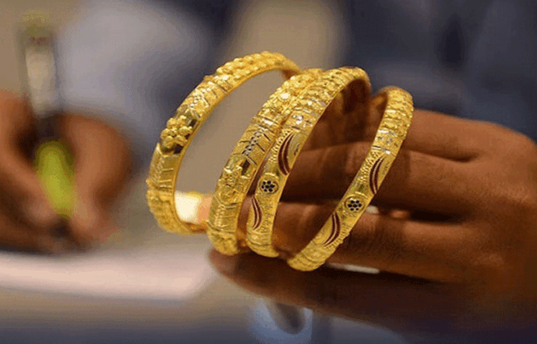 سونے کی قیمت میں بڑی کمی ریکارڈ ،فی تولہ کتنے کا ہوگیا ؟ جانئے