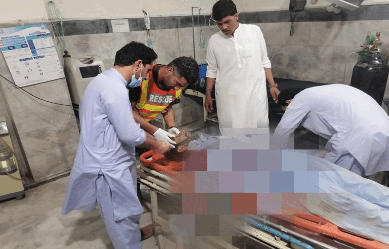تحت بھائی میں ہتھکڑیوں میں بند شخص کو قتل کر دیا گیا، “بھائی کا بدلہ لے لیا” گرفتار ملزم کا بیان سامنے آگیا