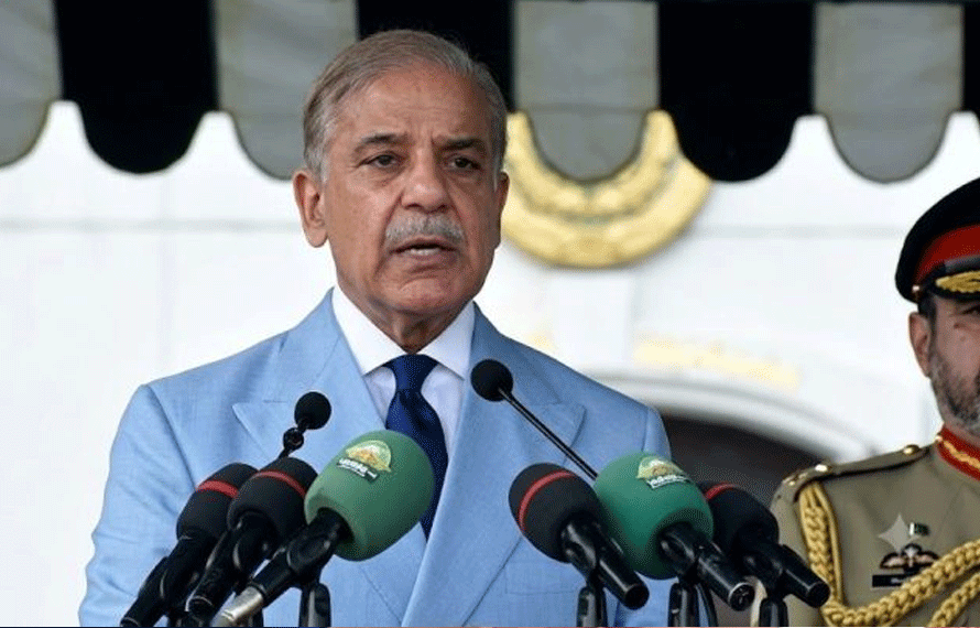 قوم کی قربانیاں ملک کی طاقت ، معرکۂ حق میں پاکستان نیوی کا کردار شاندار رہا، وزیراعظم شہباز شریف