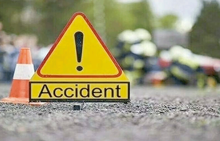 سپر ہائی وے پر ٹرک کی ٹکر، موٹرسائیکل سوار 2 افراد جاں بحق