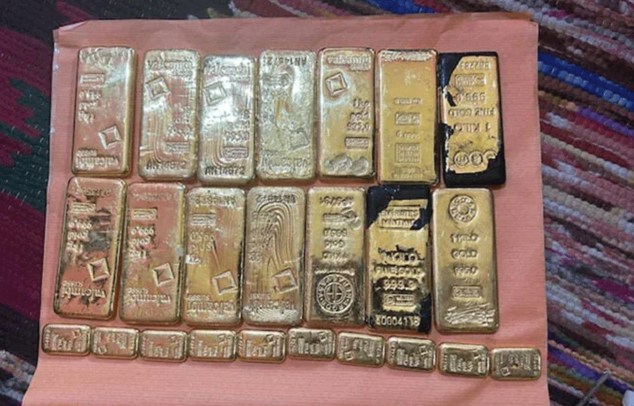اتنی دولت کہاں سے آئی؟ بس ڈرائیور کے گھر سے 28 کروڑ روپے اور 15 کلو سونا برآمد،نوٹ گننے والی 5 مشینیں ناکام