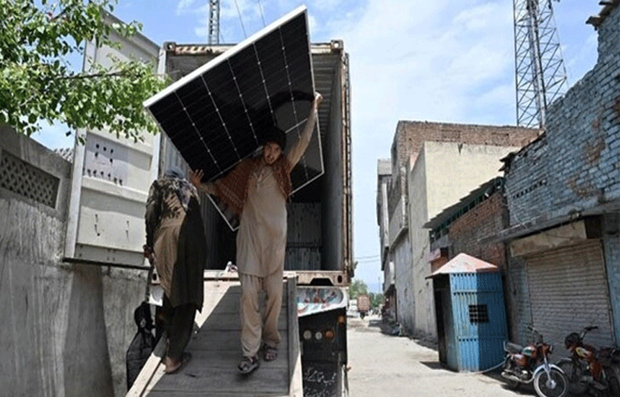 بجلی کے بھاری بلوں سے نجات کا موقع، سولر پینلز کی تازہ قیمتیں سامنے آگئیں