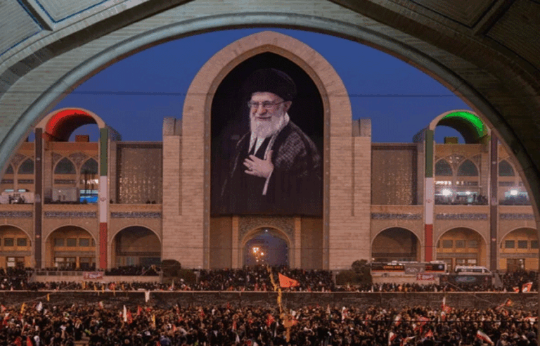 شہید ایرانی سپریم لیڈر آیت اللّٰہ خامنہ ای کی نمازِ جنازہ ادا